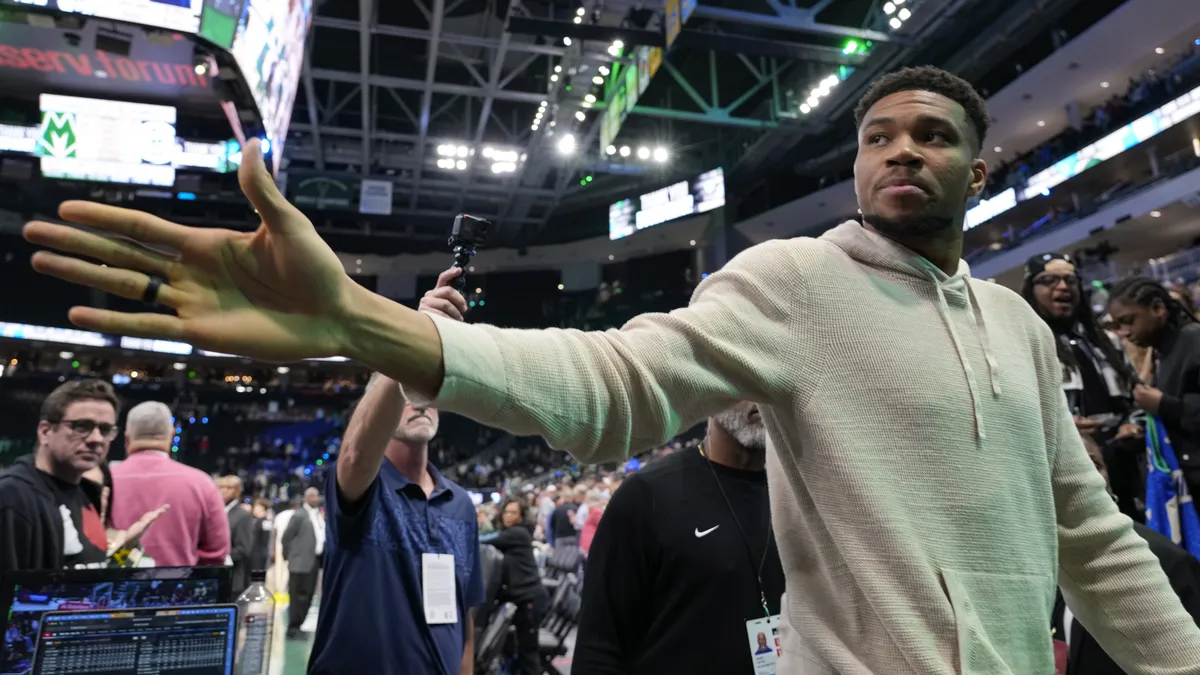 Giannis Antetokounmpo trade rumors: Golden State Warriors out of trade talks